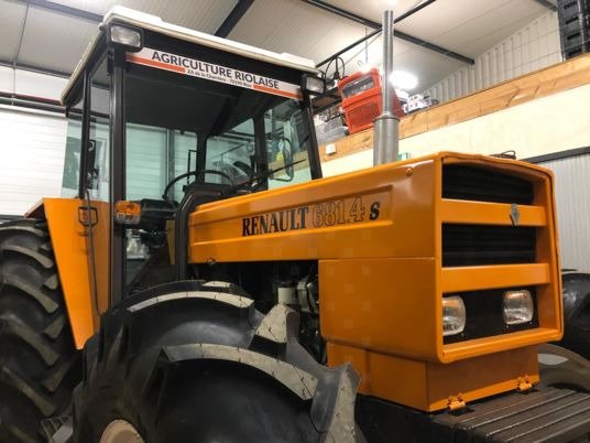 Tracteur Renault 681-4S – 1983 – 65 ch – 4RM