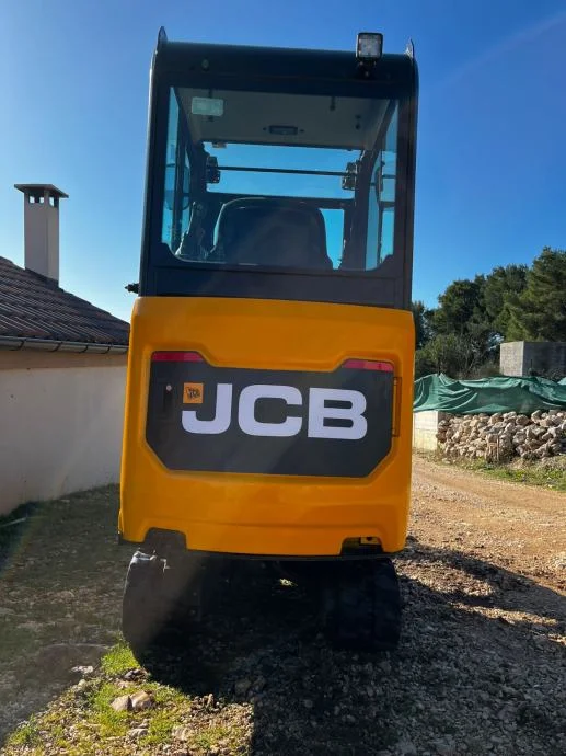 Mini-pelle JCB 19C-1 – 2022 – 1,9 T (785 h)