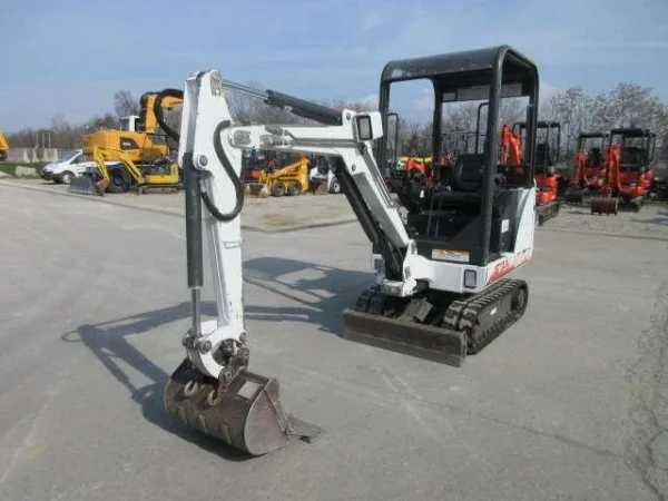 Mini-pelle Bobcat 320