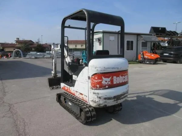 Mini-pelle Bobcat 320