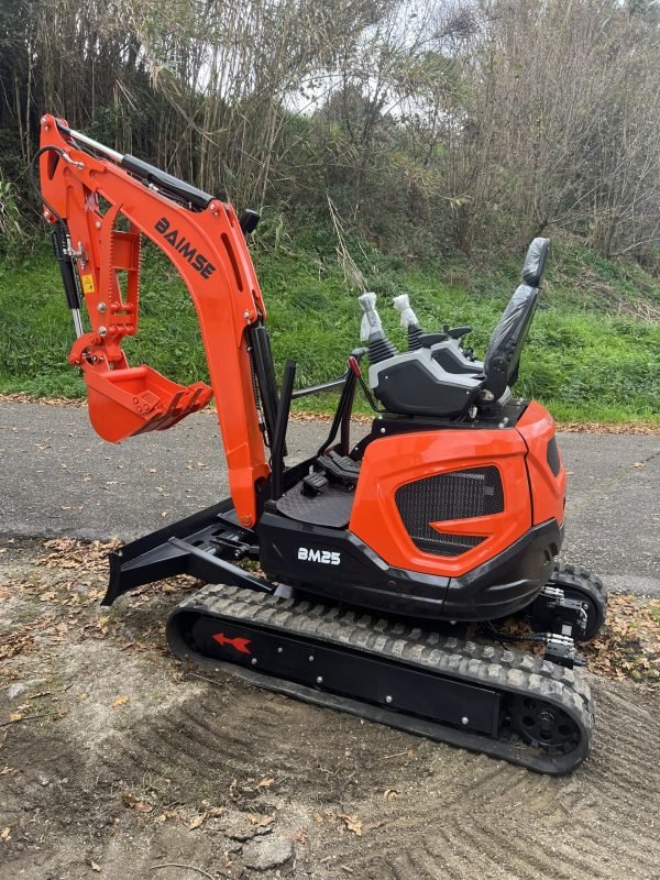 BAIMSE – 2,5 t – Moteur Kubota D1105 Poids : 2 500 kg | Rotation 360° | Puissance : 24,8 ch