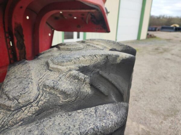 6-101.jpg Tracteur Massey Ferguson 575 – 2RM – 1980 – 9 253 h