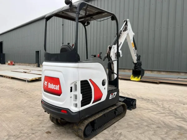 Mini-pelle Bobcat E17