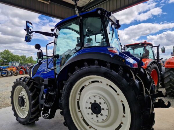 NEW HOLLAND T5