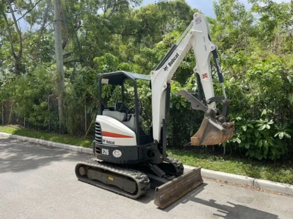 6-6-2.webp Mini-pelle Bobcat E26
