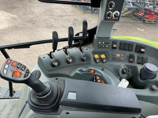 Tracteur Claas ARION 430 – 110 ch – 4RM – 700 h