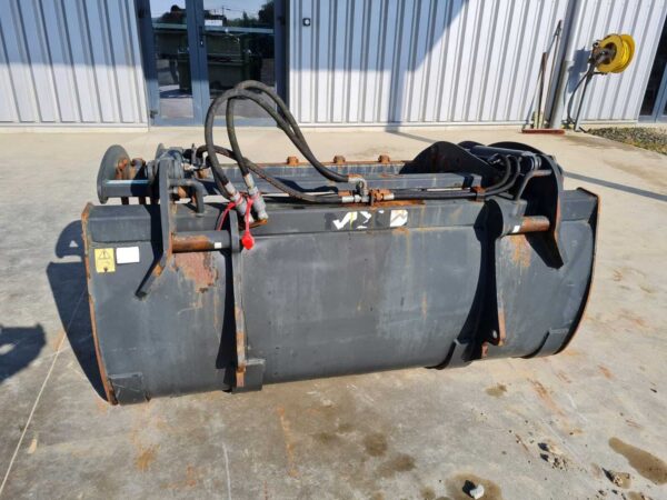 Godet multiservice Mailleux Largeur 1,6m Attelage MX