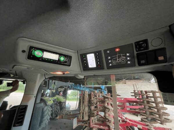 Tracteur Claas AXION 820 CEBIS – 225 ch – 4RM – 2015