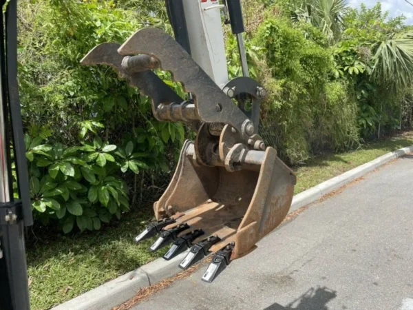 7-5-1.webp Mini-pelle Bobcat E26