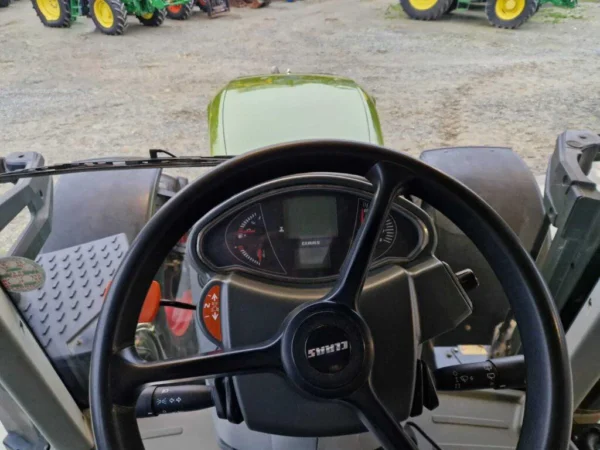 7-55.webp Tracteur CLAAS ARION 630 CIS – 2019 | 165 ch | 4RM