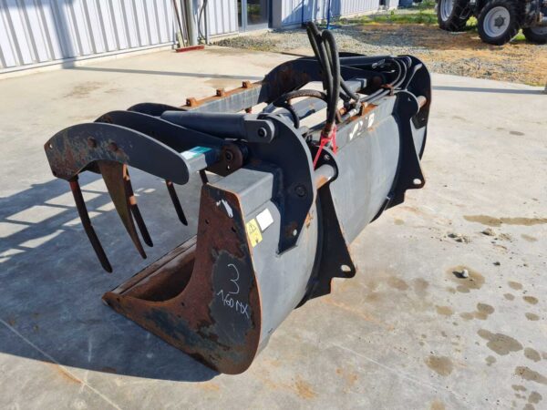 Godet multiservice Mailleux Largeur 1,6m Attelage MX