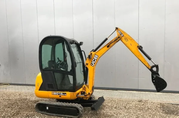 Mini-pelle JCB 8018 CTS