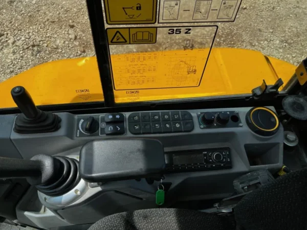 Mini-pelle JCB 35Z-1 – 2021 – 790 h – Garantie 12 mois