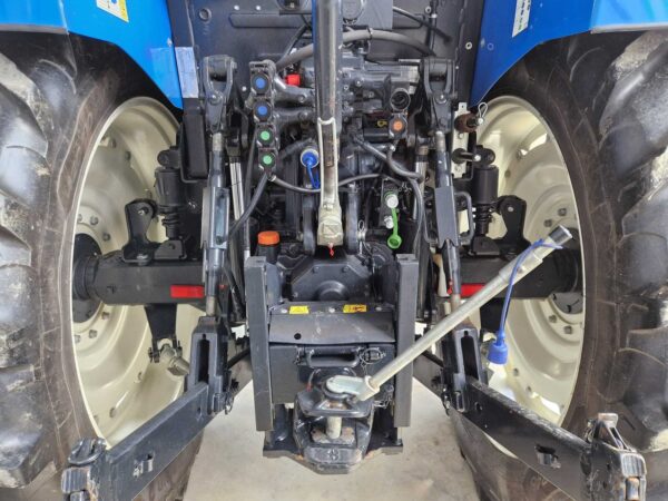 NEW HOLLAND T5
