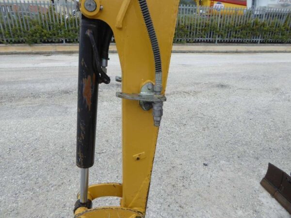 Mini-pelle CATERPILLAR 301.7D CR