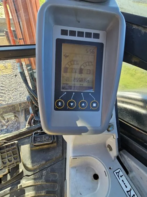 9-23-1.webp Mini-pelle Hitachi Zaxis U33 (2014) – 3,5 t