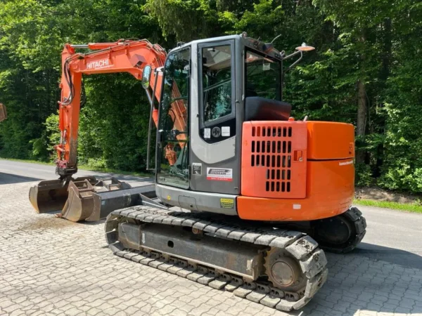 9-24-1.webp Mini-pelle Hitachi ZX85USBLC-3 – 2010 – 8 T