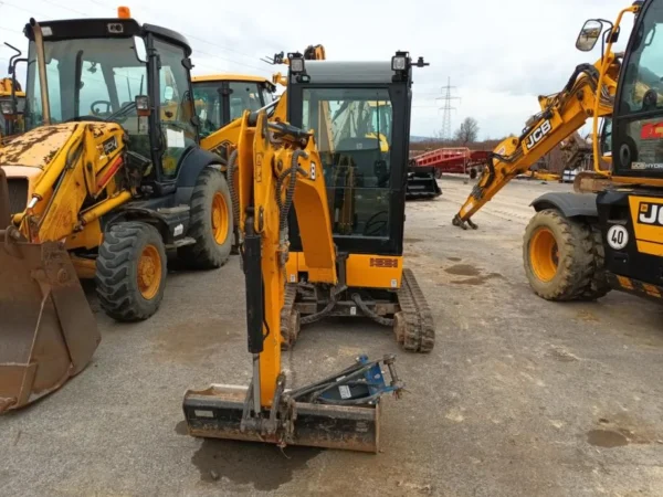 Mini-pelle JCB 19C-1 (2021) – 1,8 t