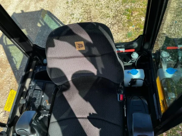 Mini-pelle JCB 19C-1 – 2022 – 1,9 T (785 h)