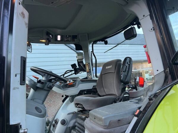 Tracteur Claas AXION 810 CMATIC – 292 ch – 2016 – 7 075 h