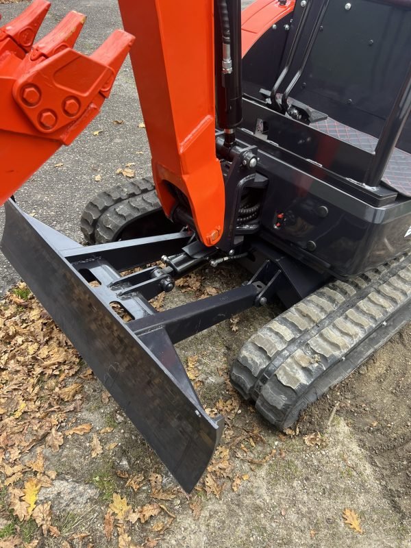 BAIMSE – 2,5 t – Moteur Kubota D1105 Poids : 2 500 kg | Rotation 360° | Puissance : 24,8 ch