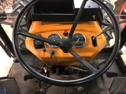 Tracteur Renault 681-4S – 1983 – 65 ch – 4RM